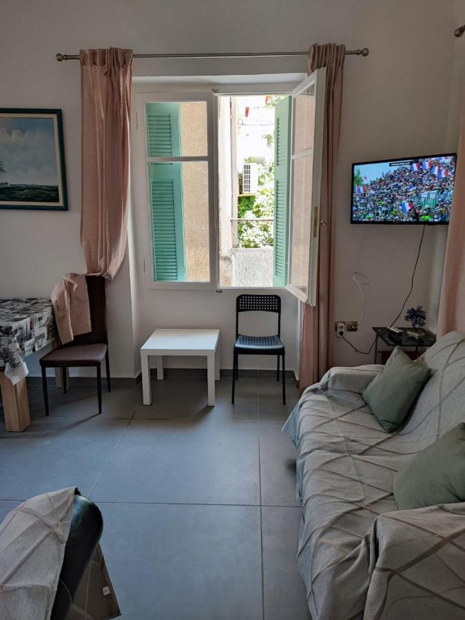 Ευχάριστο Σπίτι Στο Κέντρο Της Πόλης Του Ναυπλίου. Apartment Nauplion Exterior foto